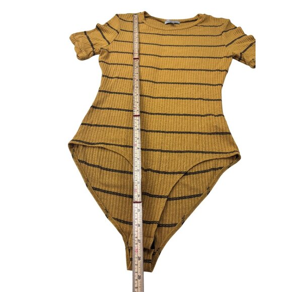 Charlotte Russe Mustard Yellow Striped Ribbed Knit Short Sleeve Bodysuit Size M - Picture 6 of 9